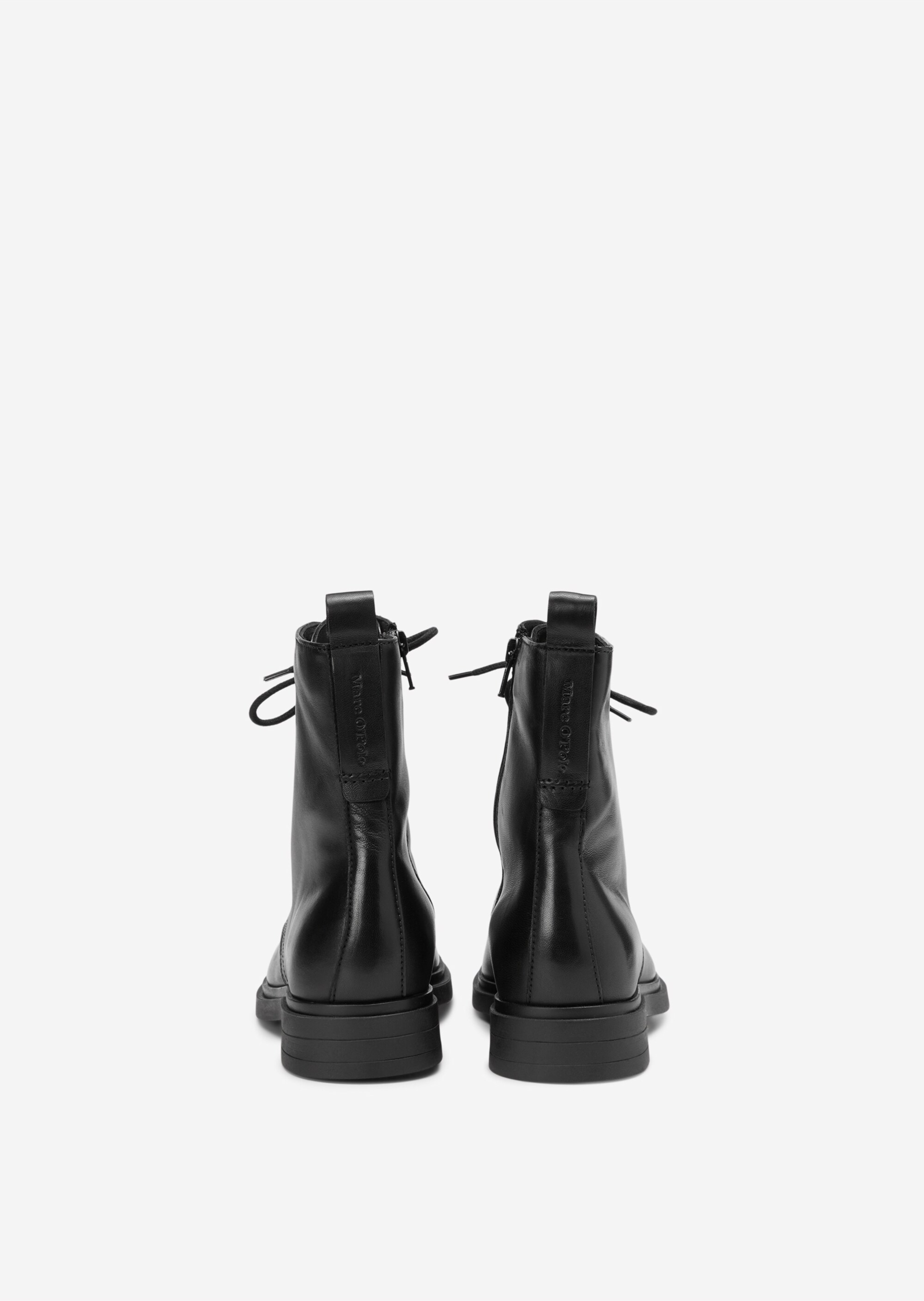 Schnürstiefel mit praktischem Innenzipper