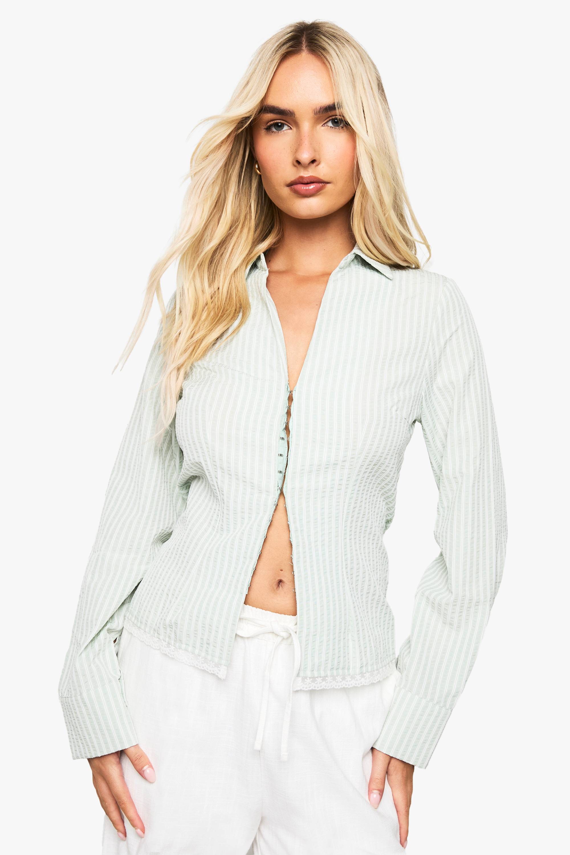 boohoo Chemise à rayures à taille cintrée ornée de dentelle