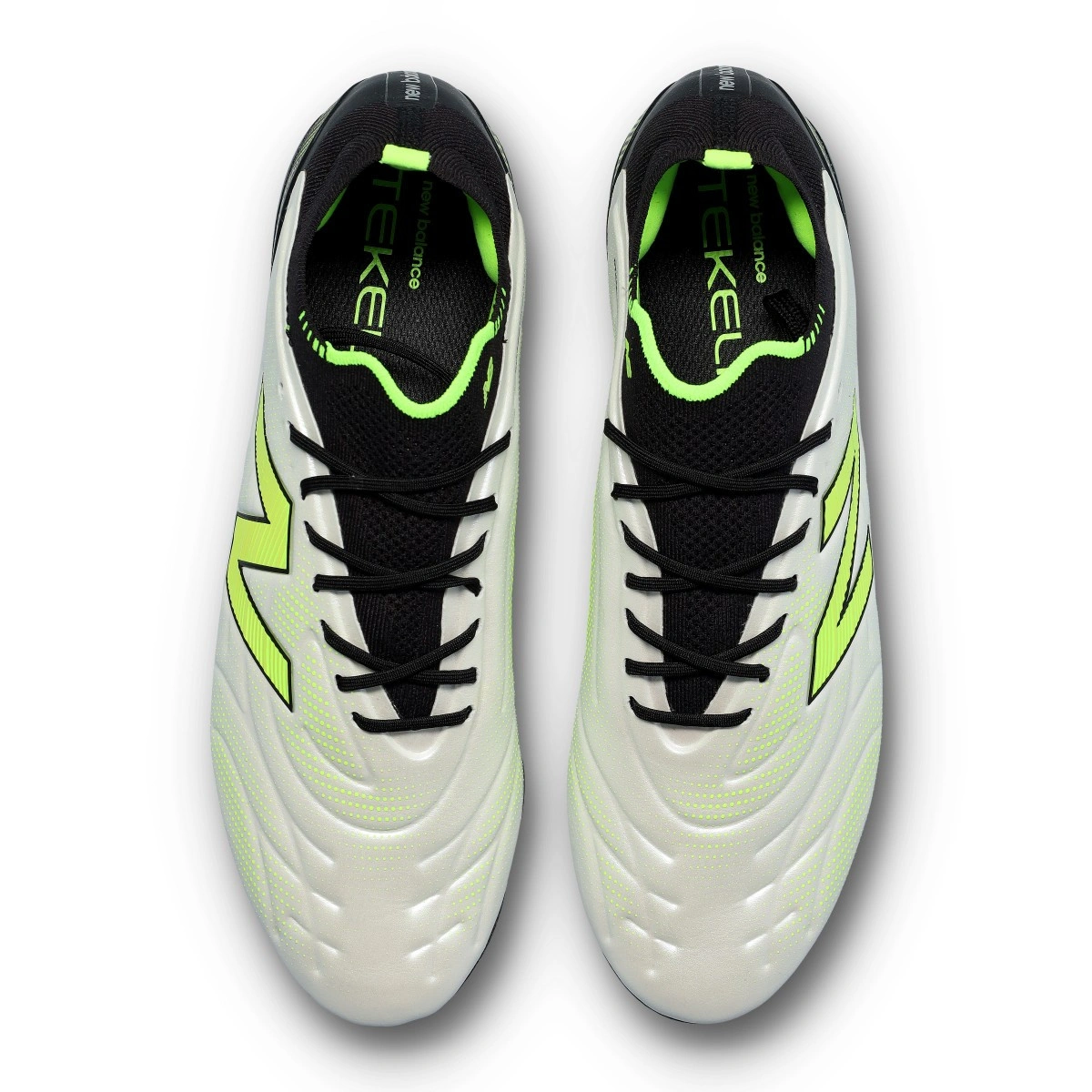 Chuteira New Balance Tekela Elite Low Laced MG V5