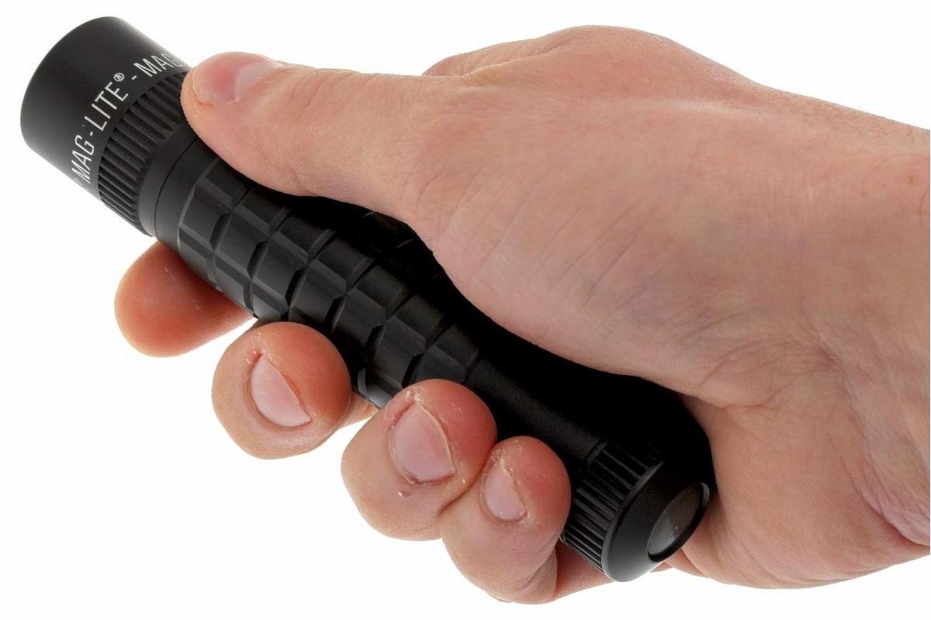 Maglite MAG-TAC, plain bezel zwart