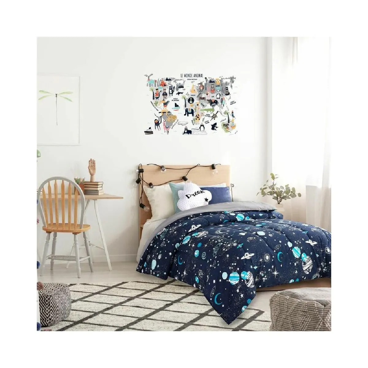The Home Deco Kids Sticker Mappemonde