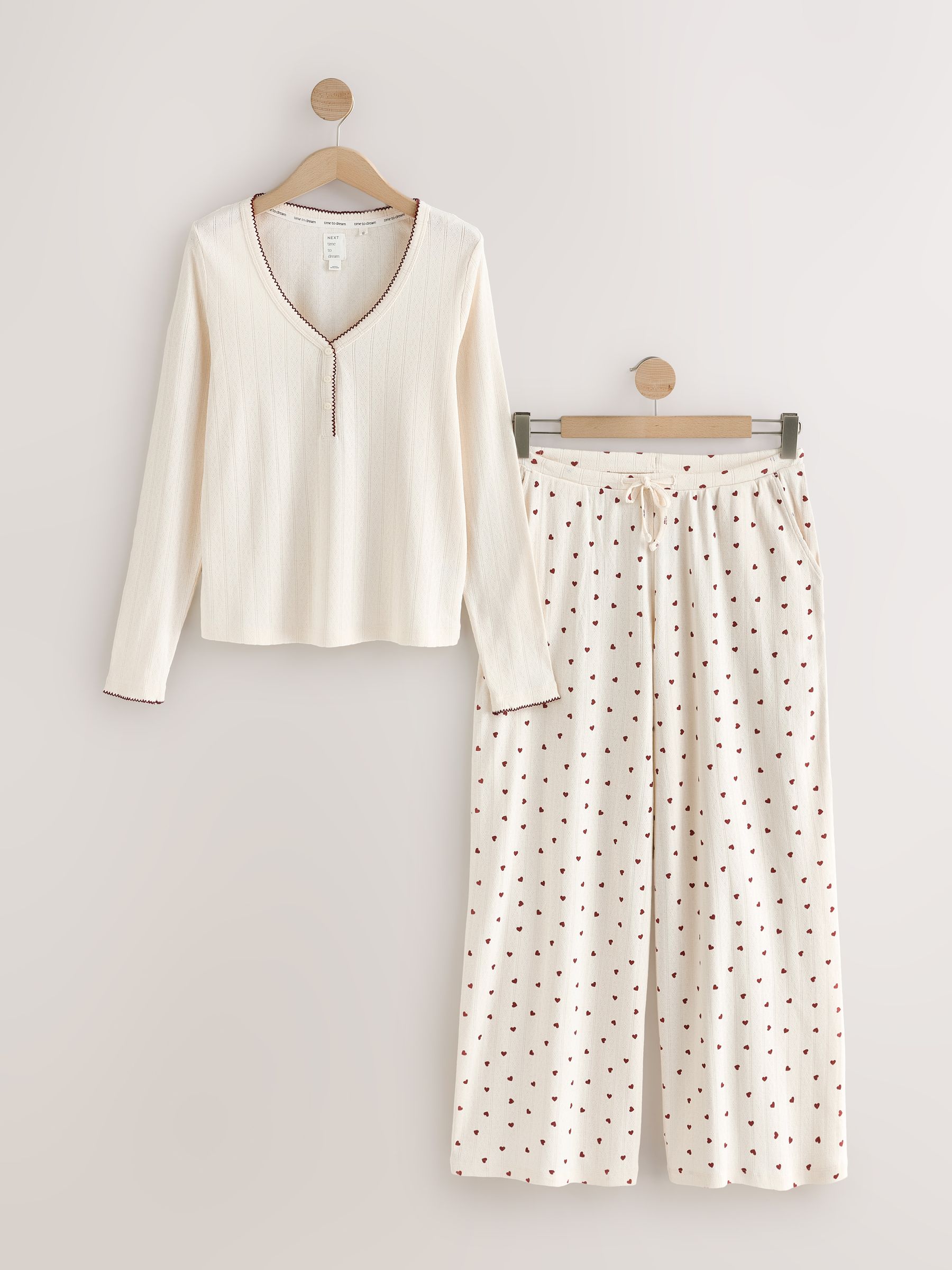Crème met hartprint - Pointelle pyjama met lange mouwen