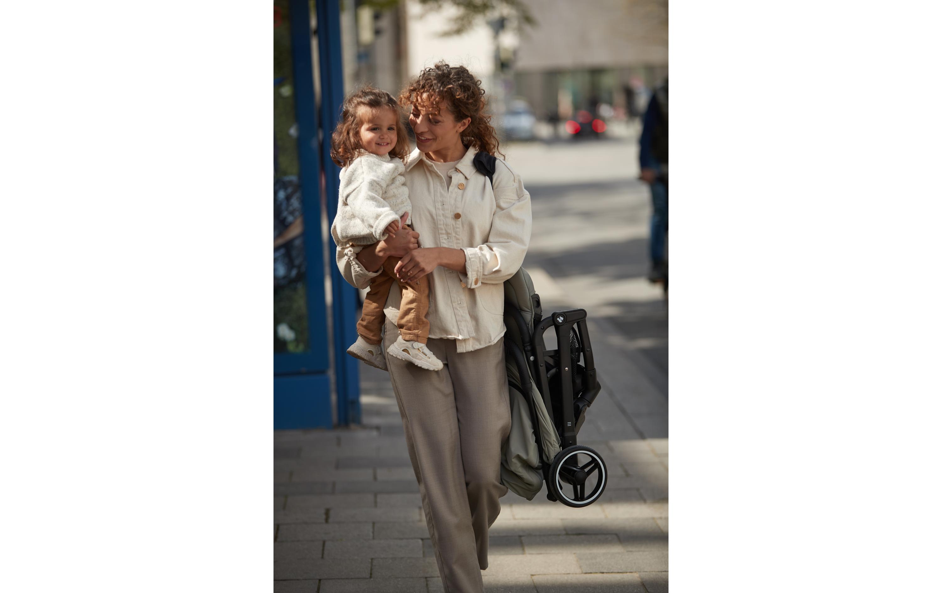 Buggy Travel N Care Plus Haselnuss Rosa<br>Kompakter Kinderwagen mit falt- und tragbarem Buggy