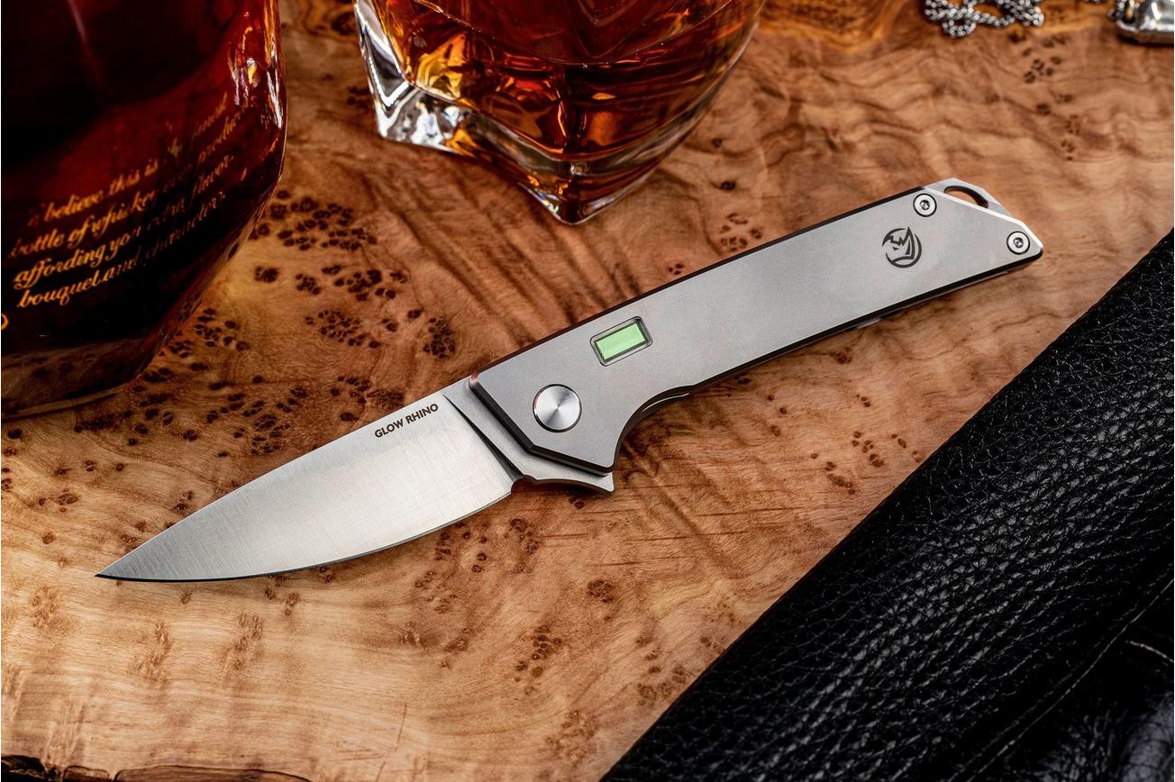 Glow Rhino Reactor KNIFE-REACT-TI Satin S35VN, Titanium Green Tritium, zakmes
