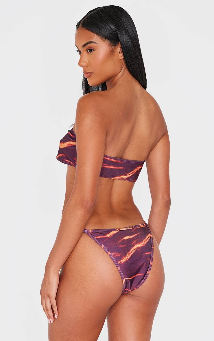 Rouge Bordeaux Haut De Bikini Bandeau À Imprimé Abstrait Avec Découpes