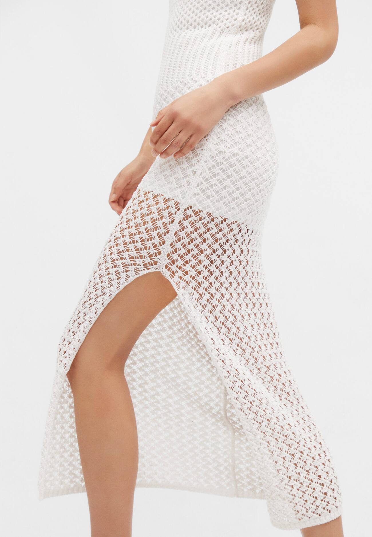 Vestido de crochê com alças finas