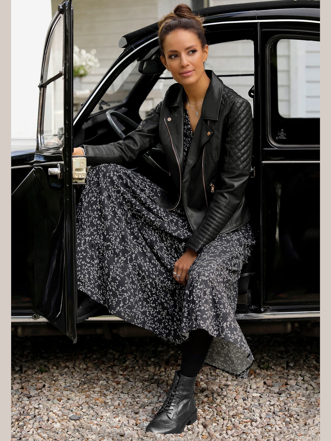 Robe longue avec encolure en v