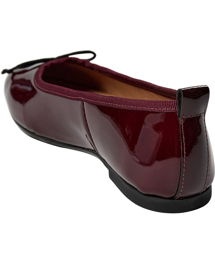 Pavement Lucy Lu Bordeaux patent