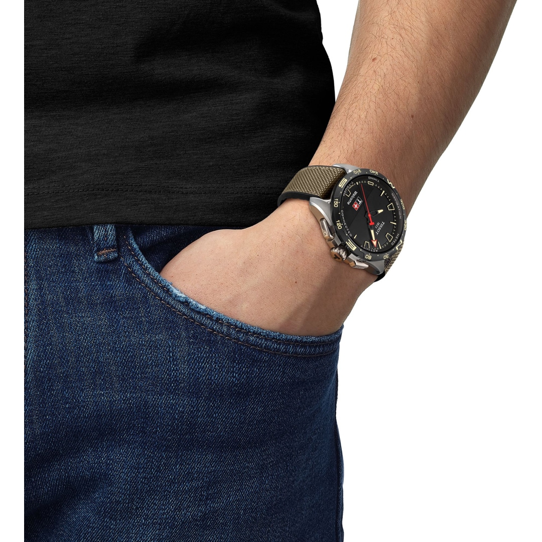 Tissot T-Touch Connect Solar Smartwatch Titan mit braunem Kautschukarmband
