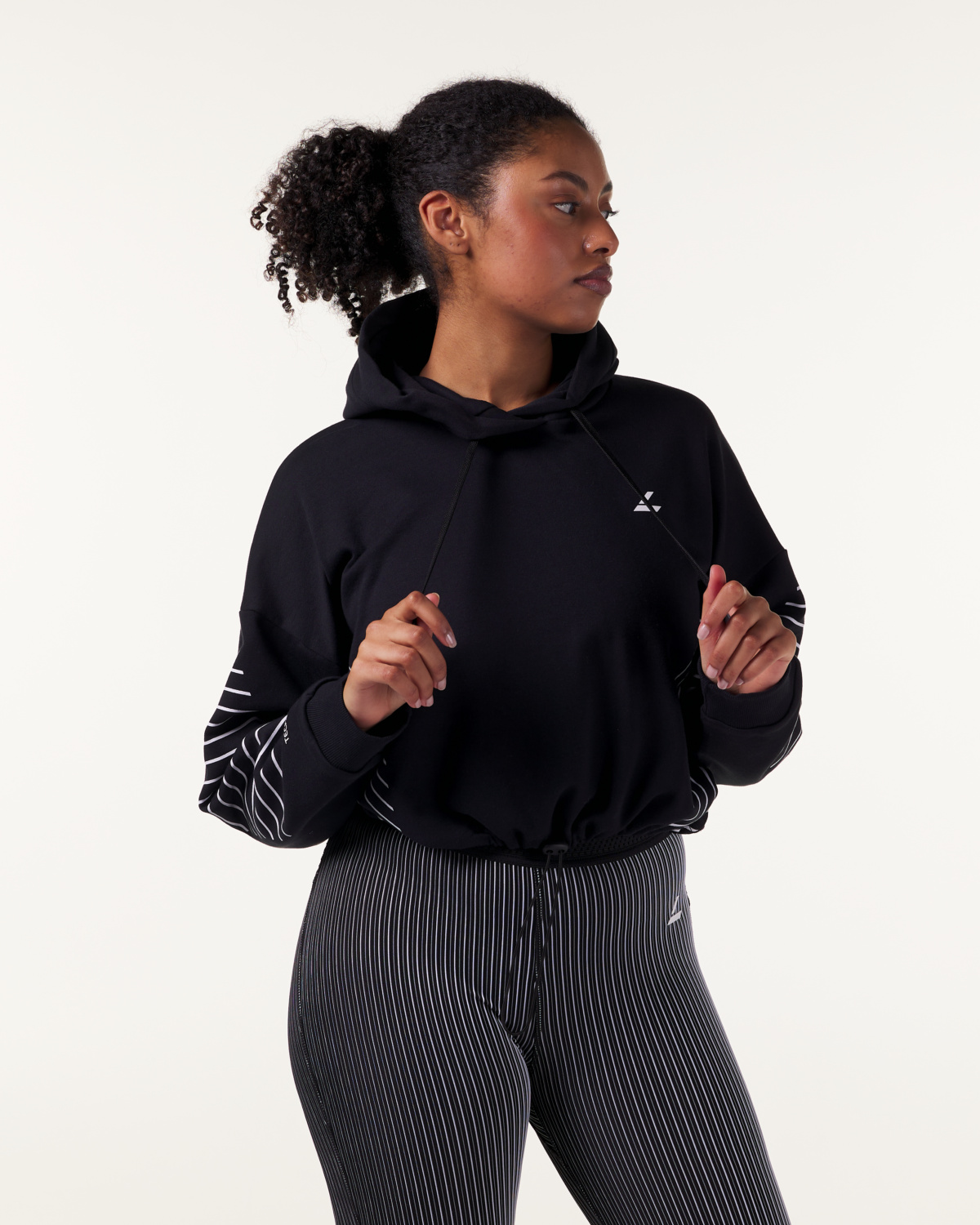 LEVITY Swift Cropped Hoodie Black