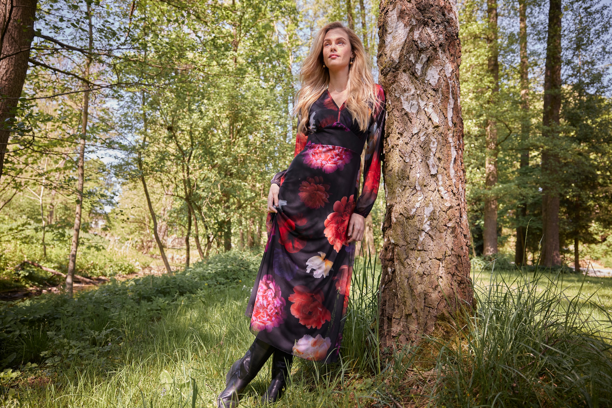 Aniston CASUAL Maxikleid mit farbenfrohen, grossflächigen Blüten bedruckt - NEUE KOLLEKTION