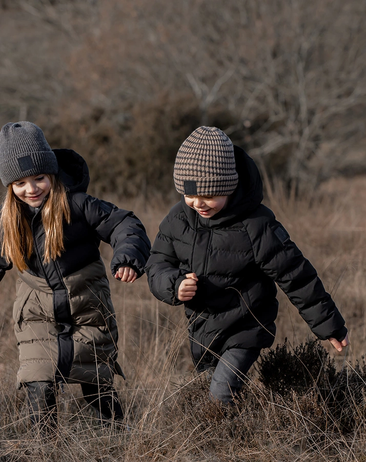 Steppjacke OMSLUTT in schwarz