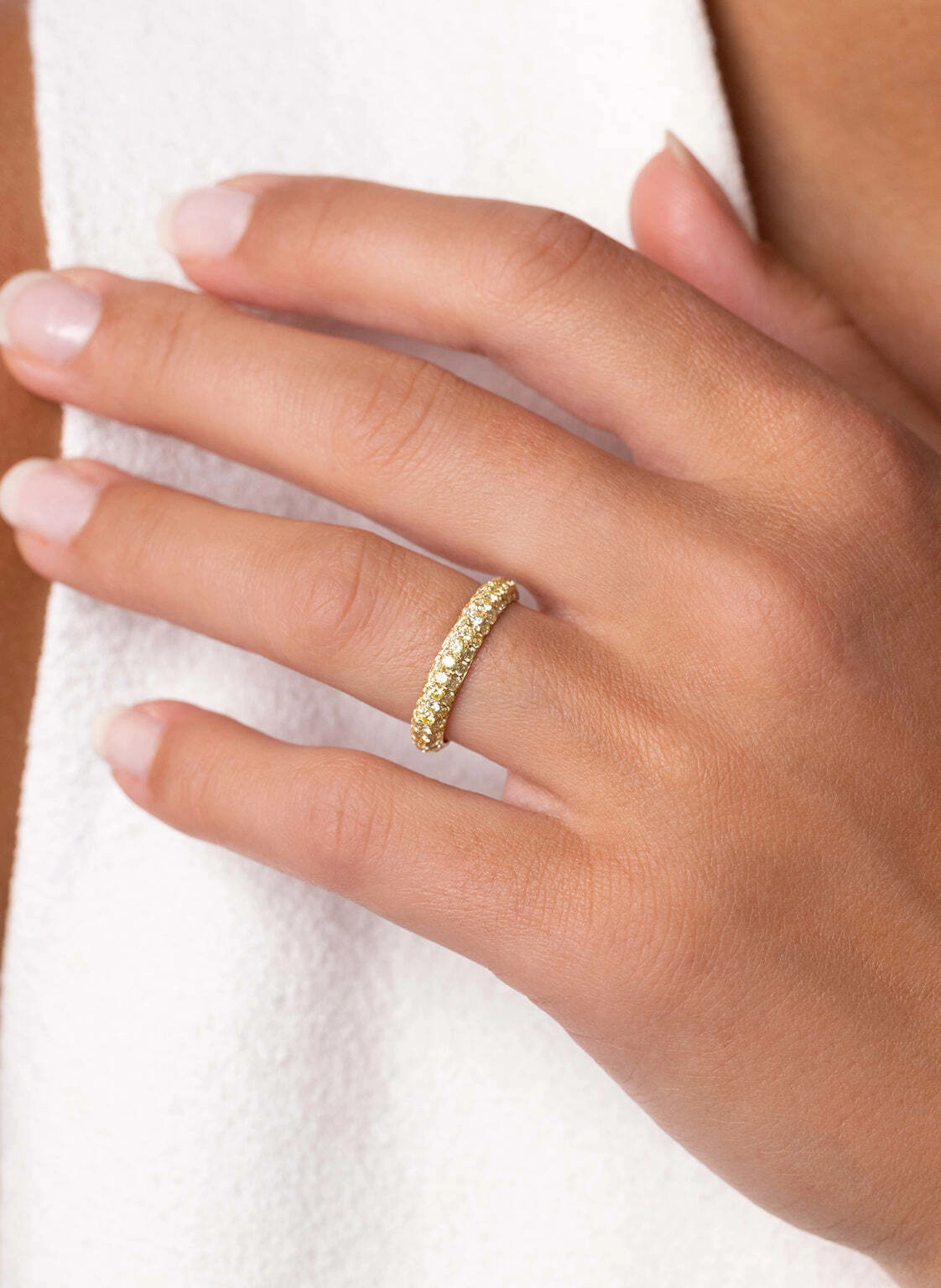 VEYNOU Ring PAVÈ aus 18 Karat Gelbgold und 1,90ct. lab-grown Gelben Diamanten