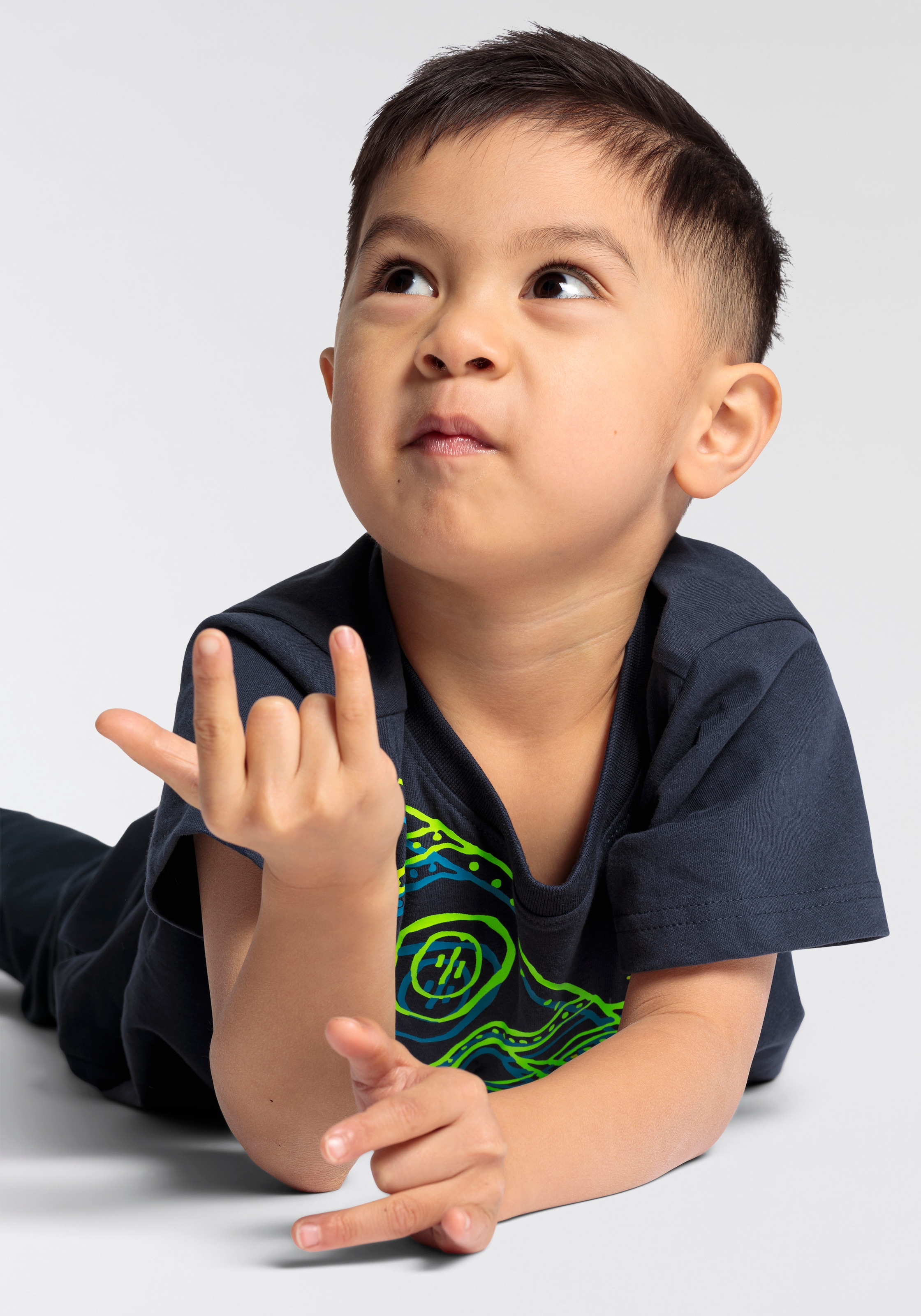 KIDSWORLD T-Shirt »RAKETE« Kurzarm,  Basic-Passform,  mit trendigem Druck,  Rundhalsausschnitt