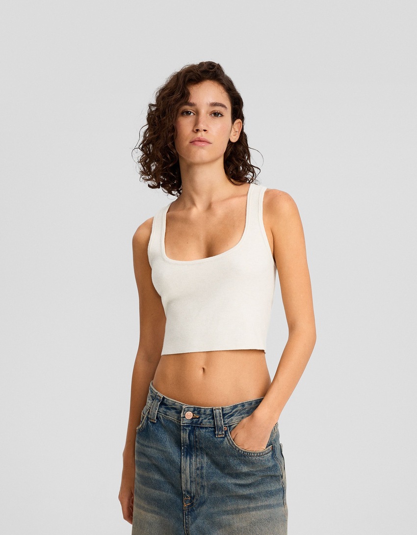 Top cropped de tricô com alças finas