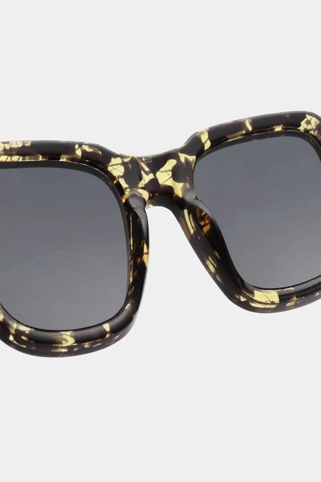 A. Kjærbede Halo halo black yellow tortoise