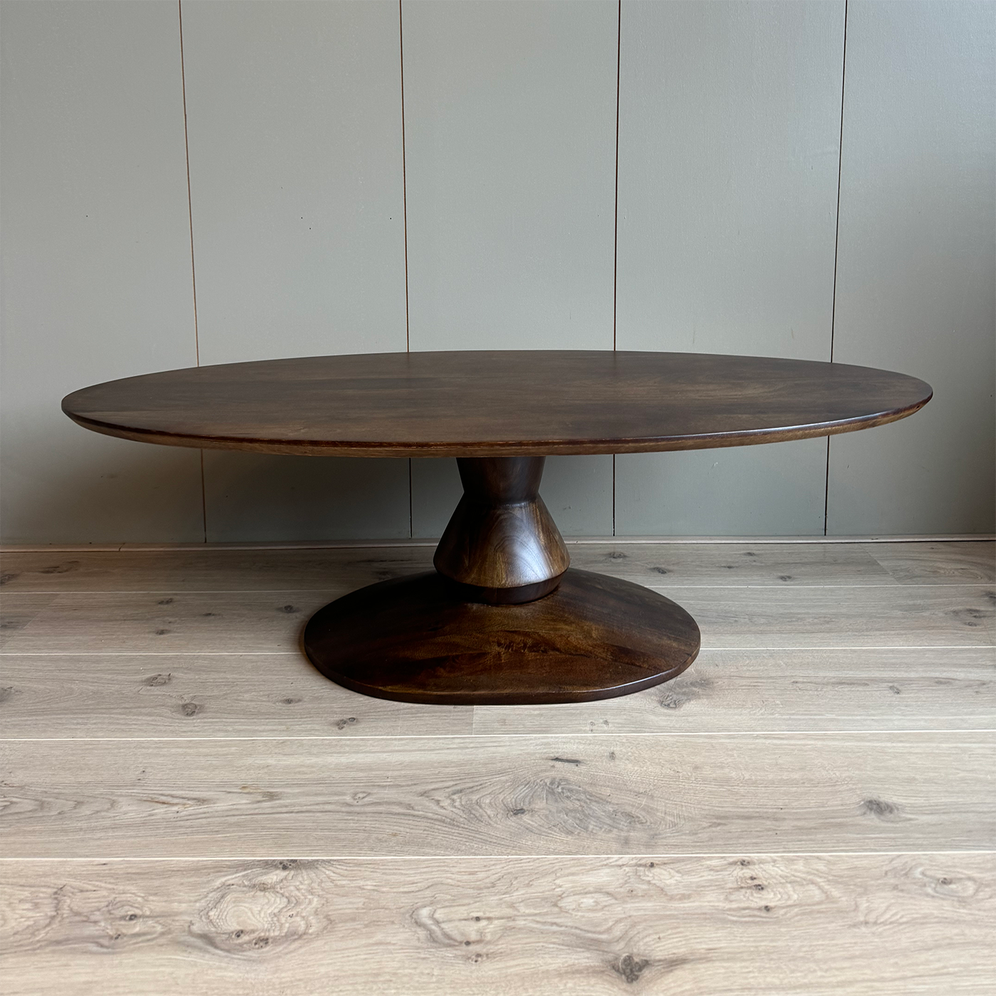 Old in wonen salontafel walnoot met houten poot