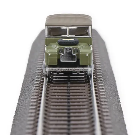Schuco 452663600 - MHI Land Rover 88 grün 1:87