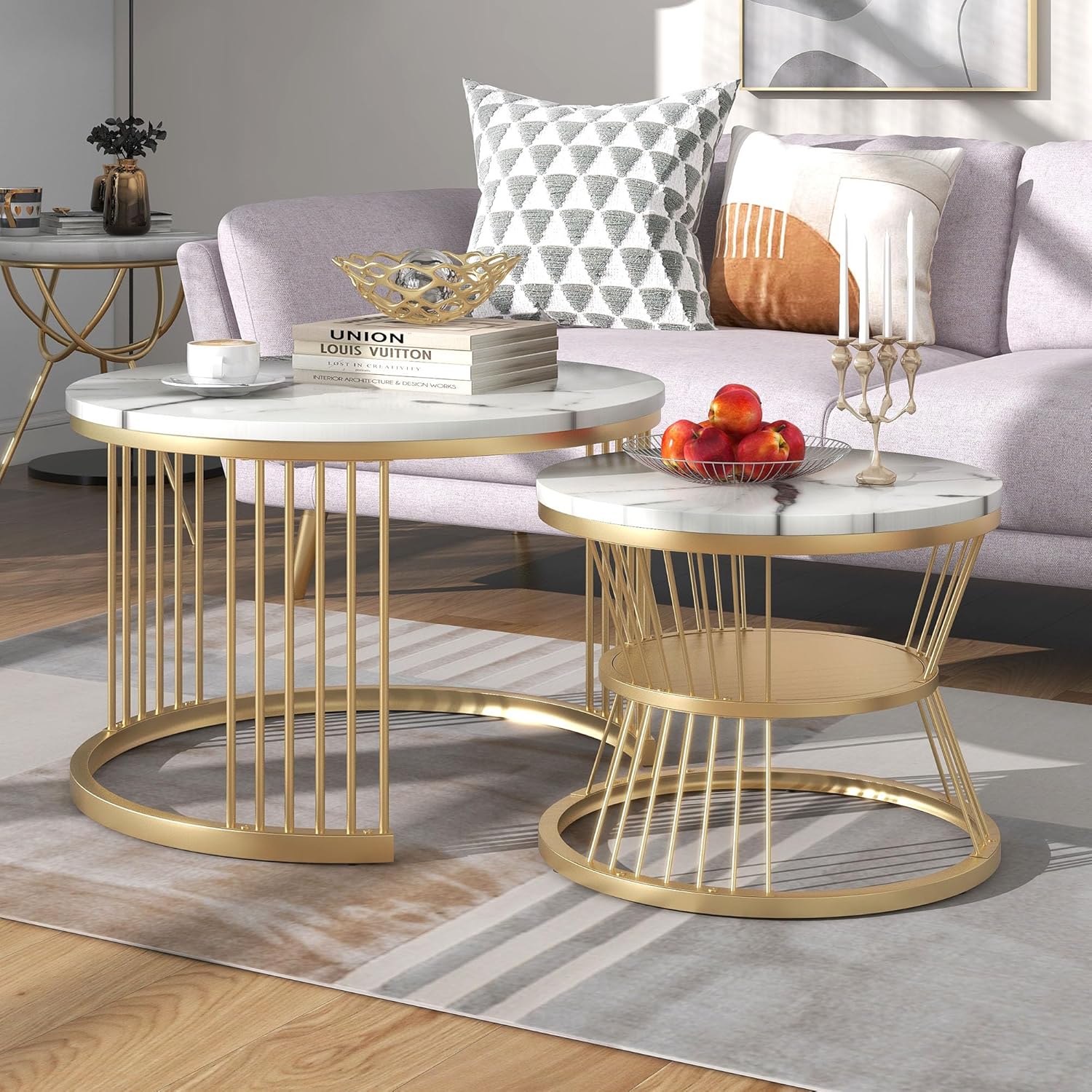 okwish Couchtisch rund 2er Set mit Stauraum - Moderner Beistelltisch für Wohnzimmer/Balkon/Büro - Weiße MDF-Tischplatte & Goldenes Metallgestell