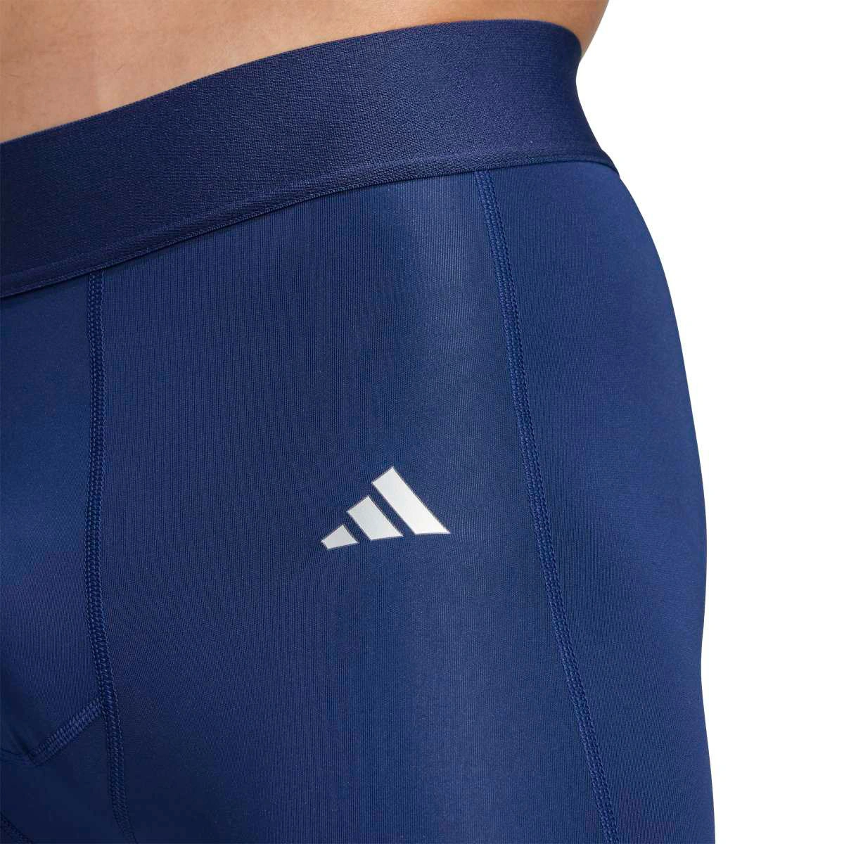 Leggings curtas adidas Techfit
