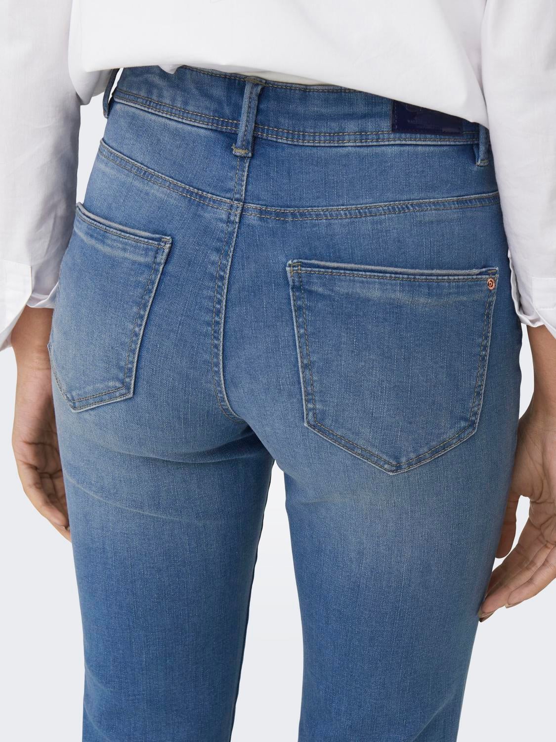 ONLWAUW Hohe Taille Ausgestellt Jeans Light Medium Blue Denim