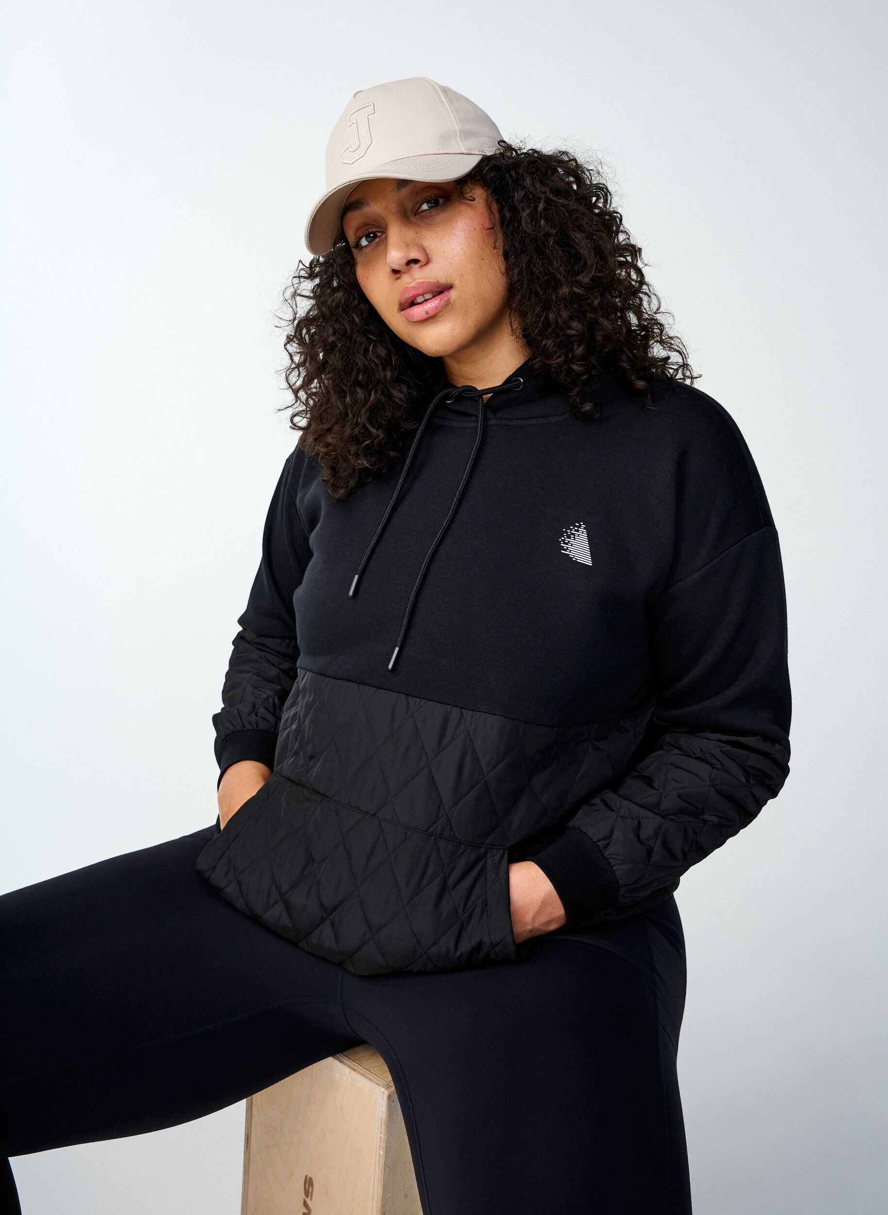 Sweatshirt med hætte og quilt