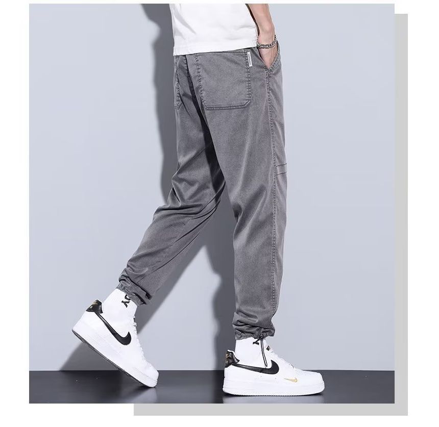 Wewewow - Rechte broek met grafische print en gemiddelde taillehoogte