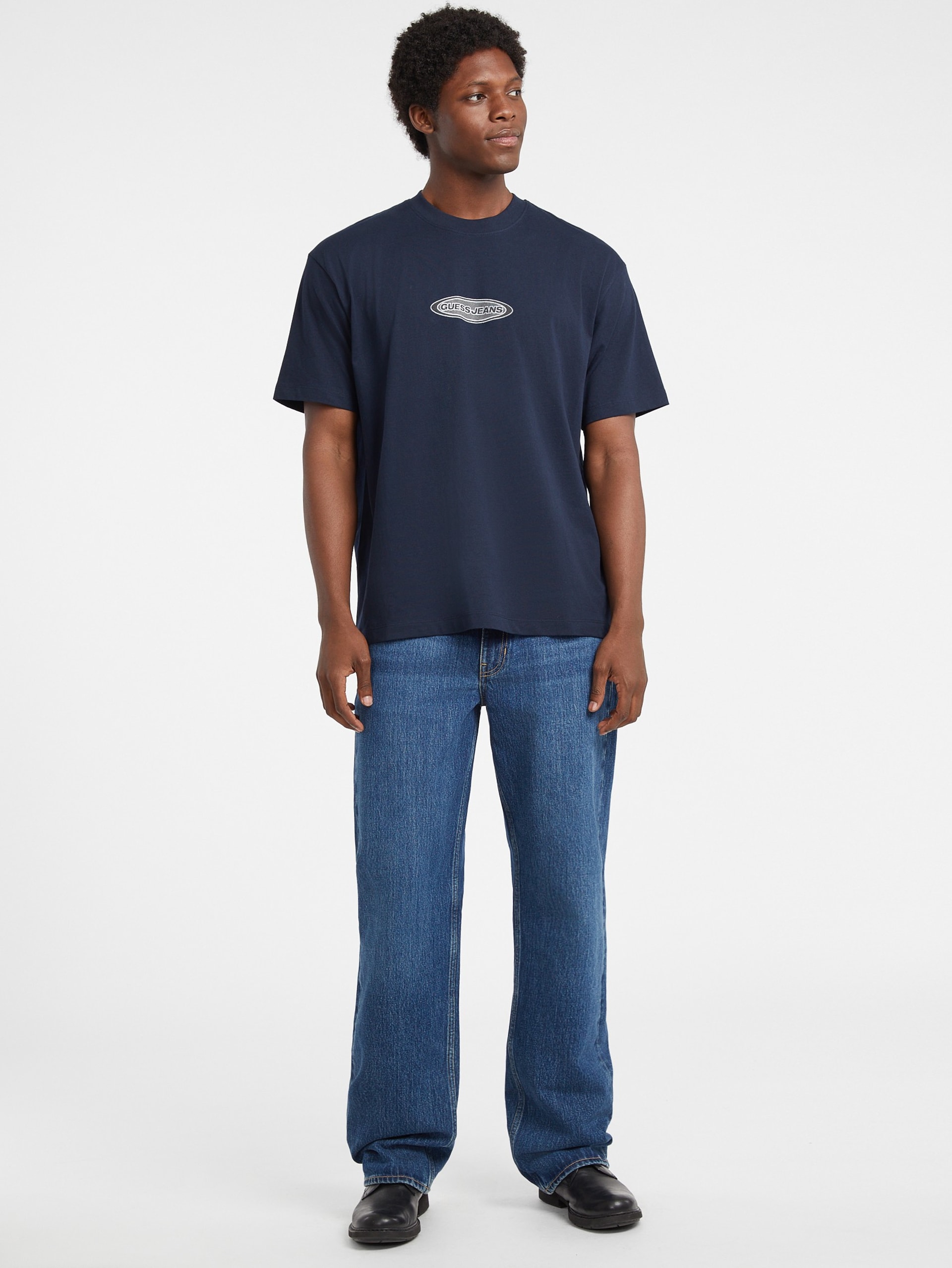 Camiseta com logo grande