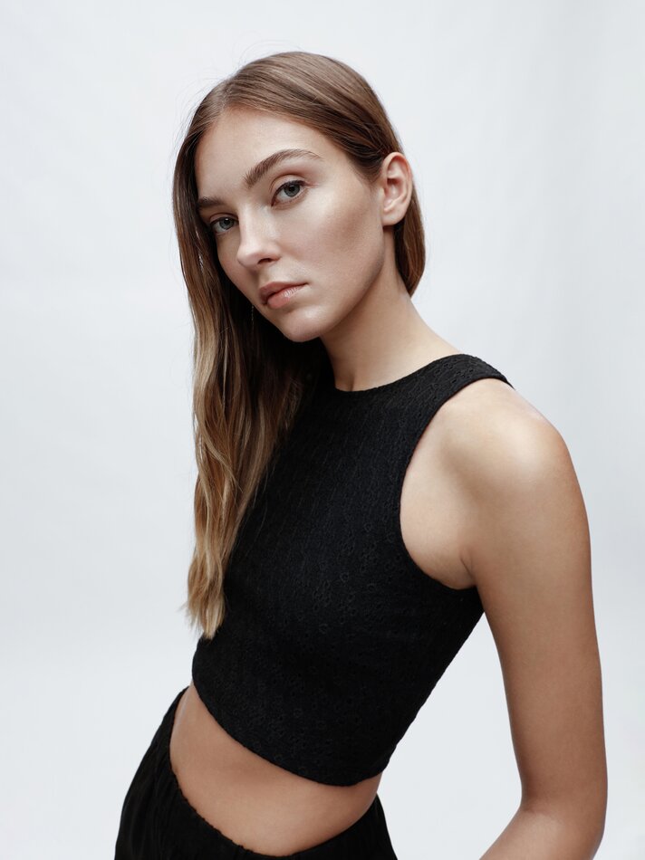Blusa com bordado suíço - Preta