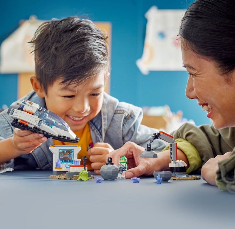 LEGO - City Ruimteschip - Speelgoed - Inclusief 2 Ruimteminifiguren en Alien Figuur