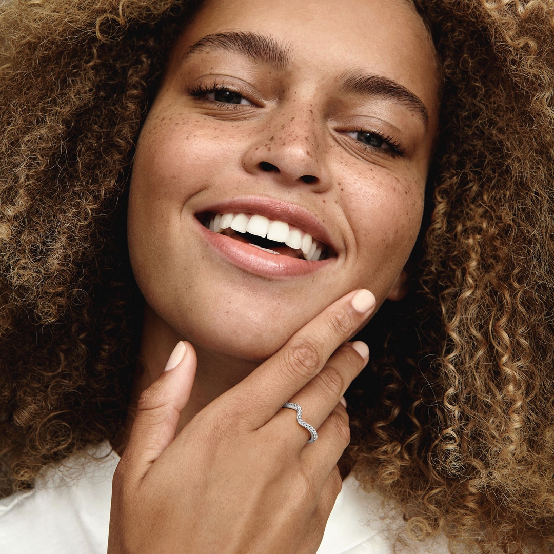 Pandora Timeless Funkelnde Welle Ring