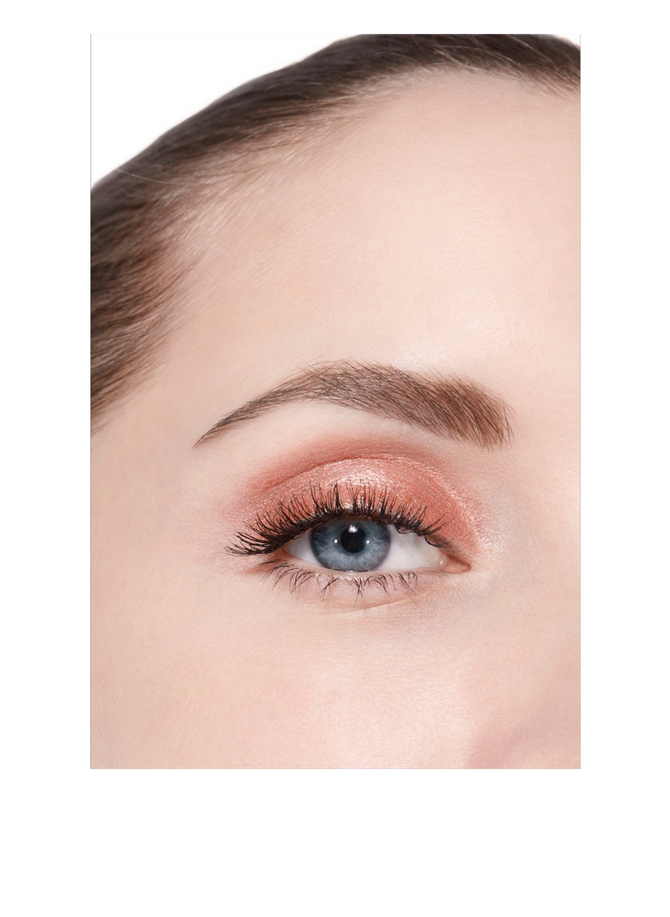 CHANEL OMBRE ESSENTIELLE