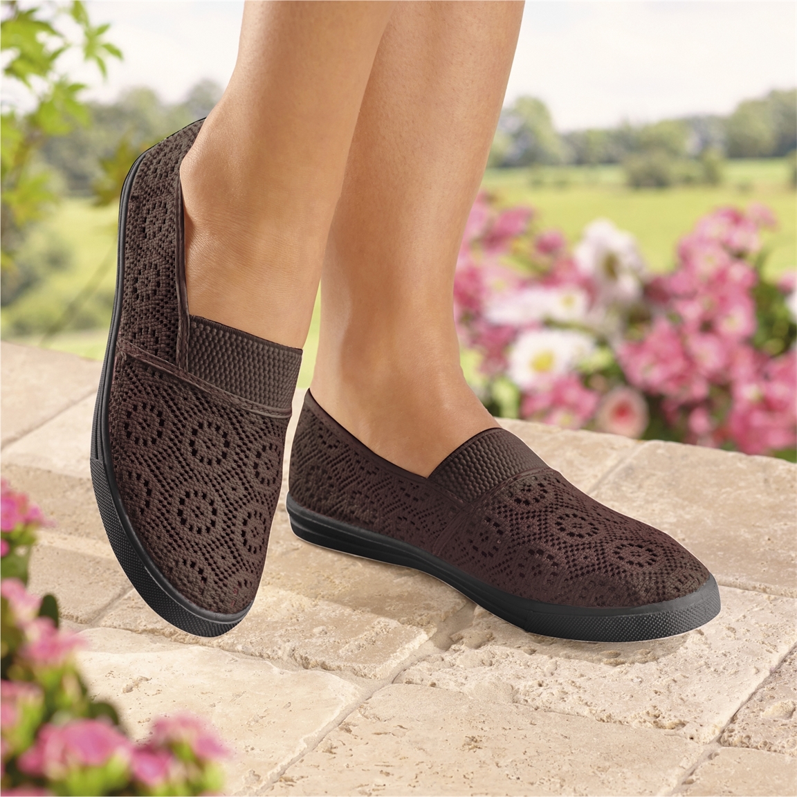 Trotteurs ajourés, beige ou marron