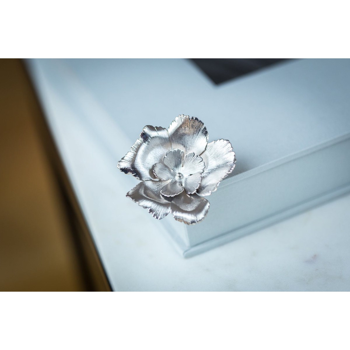 broche fleurs plaqué argent - ORPHÉE
