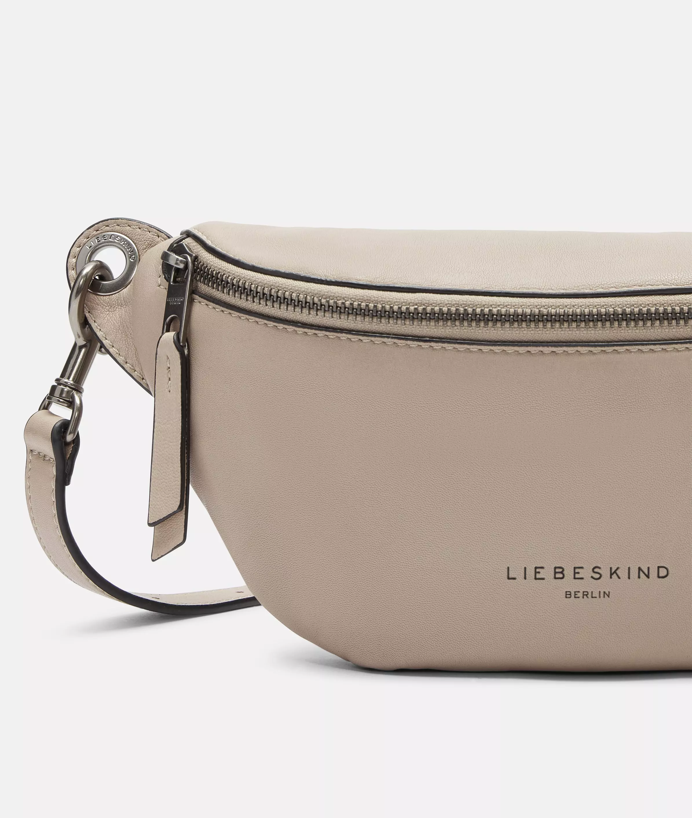 Tavia shoulder bag M Spacious belt bag made from sheepskin