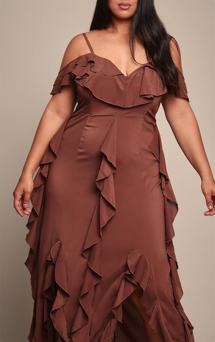Chocolat Robe Maxi Grande Taille À Épaules Dénudées Avec Détails Volantés Et Bretelles