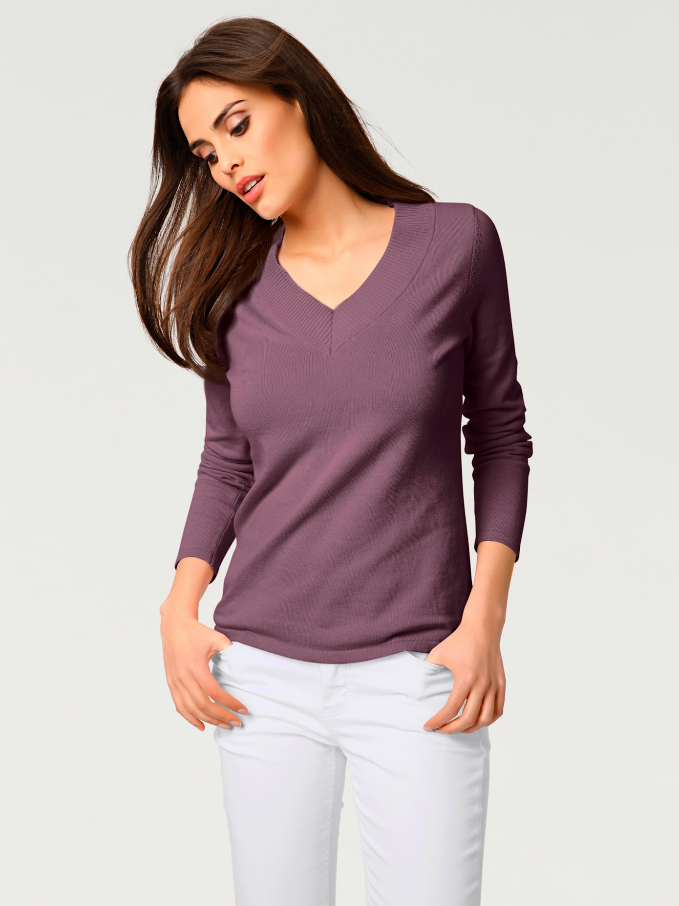 Joli pull basique à encolure en v