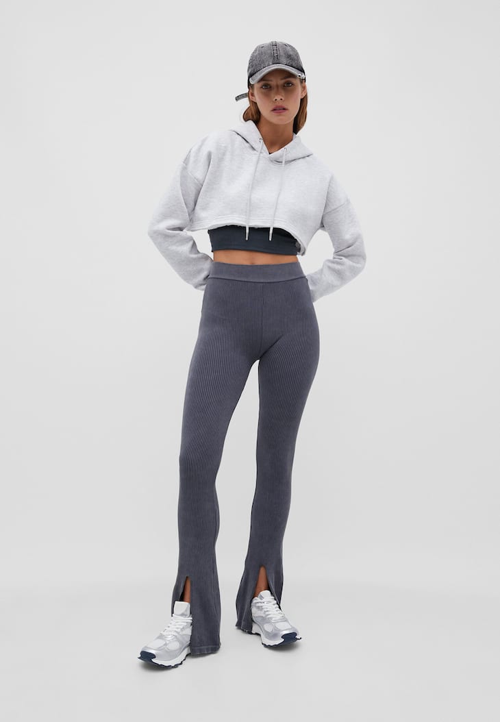 Leggings flare sem costura com fenda