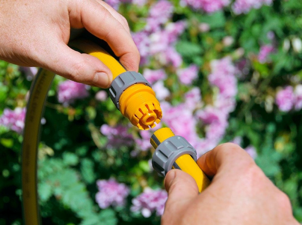 Raccord réparateur de tuyau en plastique diamètre 12.5 mm et 15 mm - blister