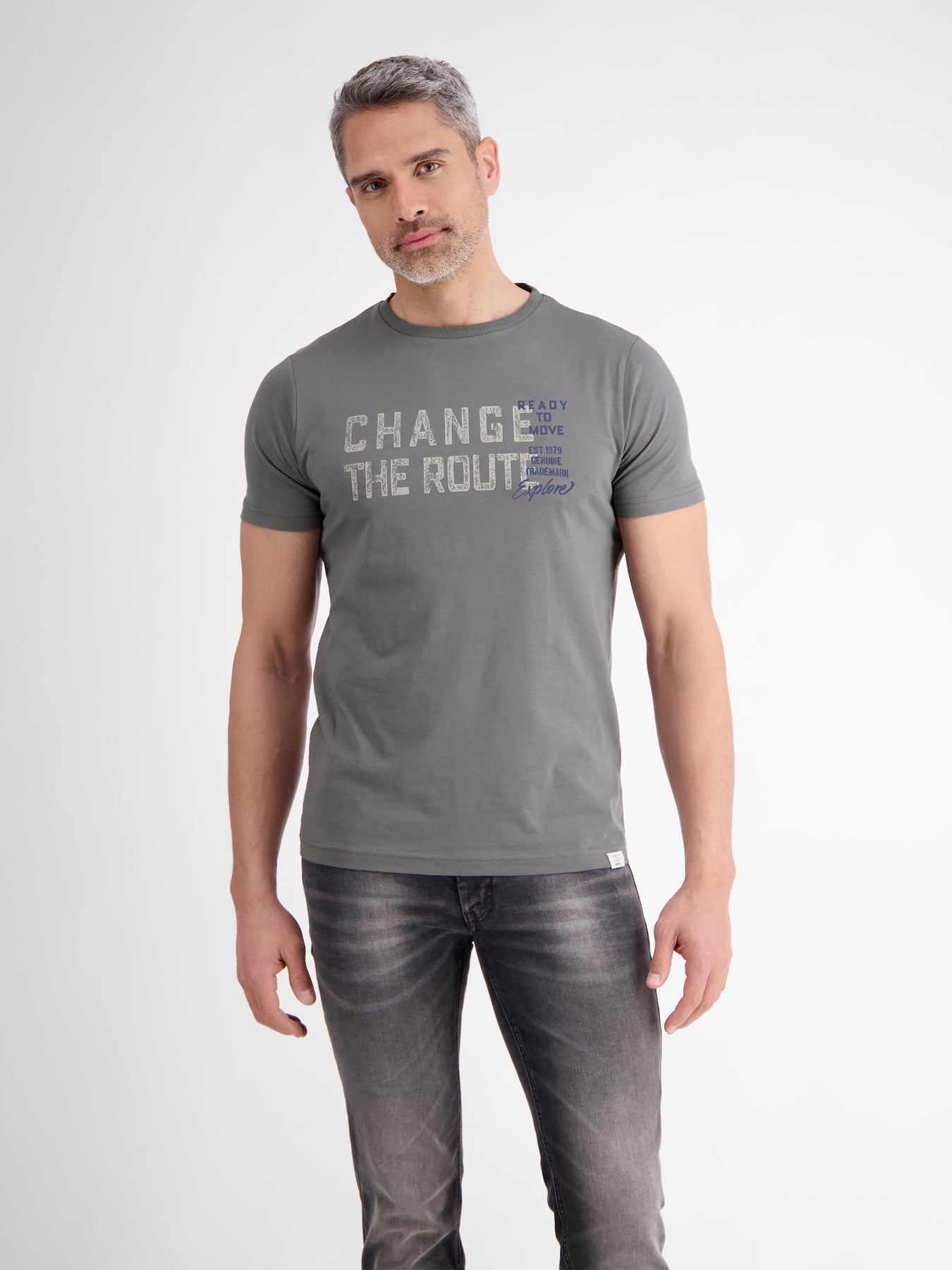 Unifarbenes T-Shirt mit Print