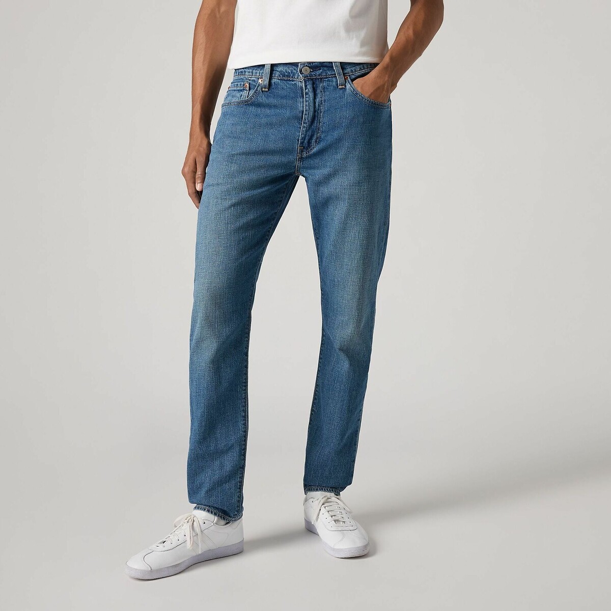 Calça jeans slim Taper 512® da Levi's em algodão e linho.