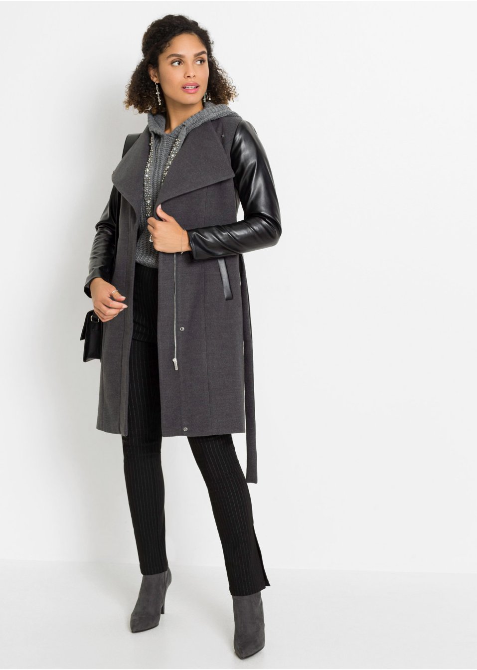 Manteau court avec manches contrastantes
