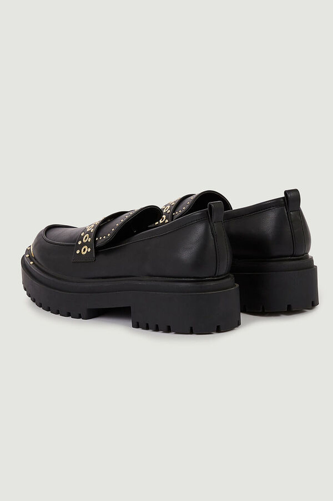 Mocassins de couro sintético com tachas