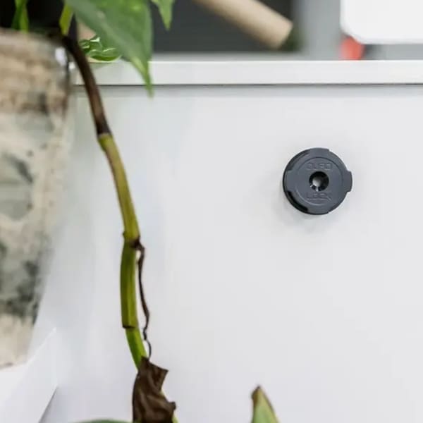 SFS202_Smartphones QUAD LOCK ADHESIVE WALL MOUNT (X2)