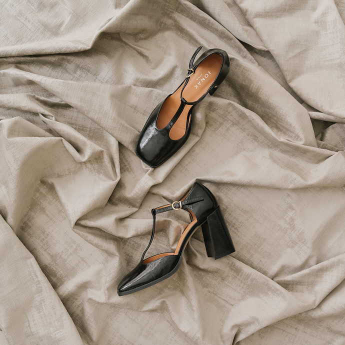 Salomés à talons hauts et bouts carrés a...  en cuir brillant noir