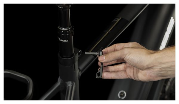 VTC Électrique Cube Touring Hybrid Pro 500 Shimano Deore 11V 500 Wh 700 mm Noir