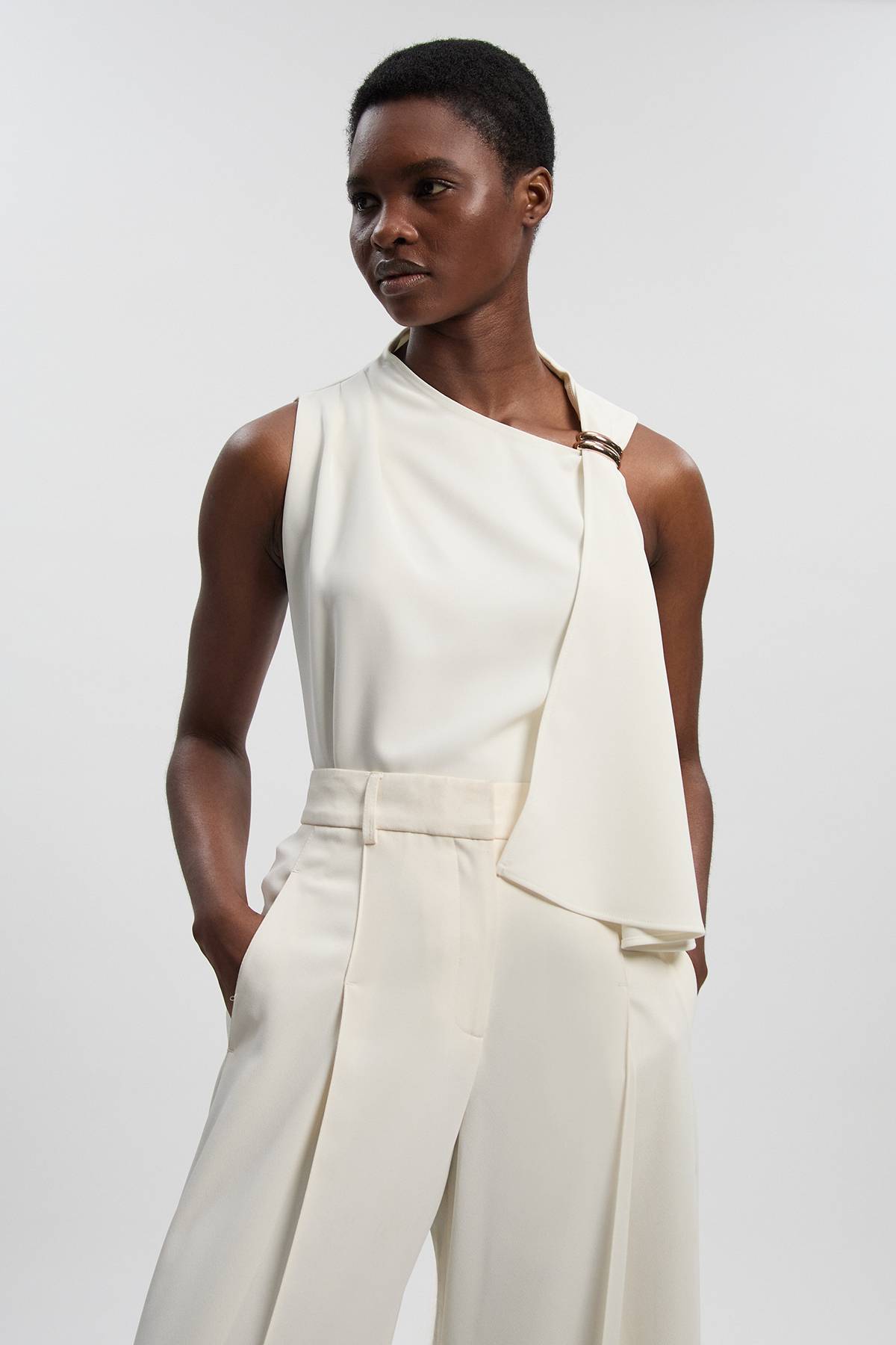 KarenMillen Haut Drapé À Détails De Finition Tailleur Poli