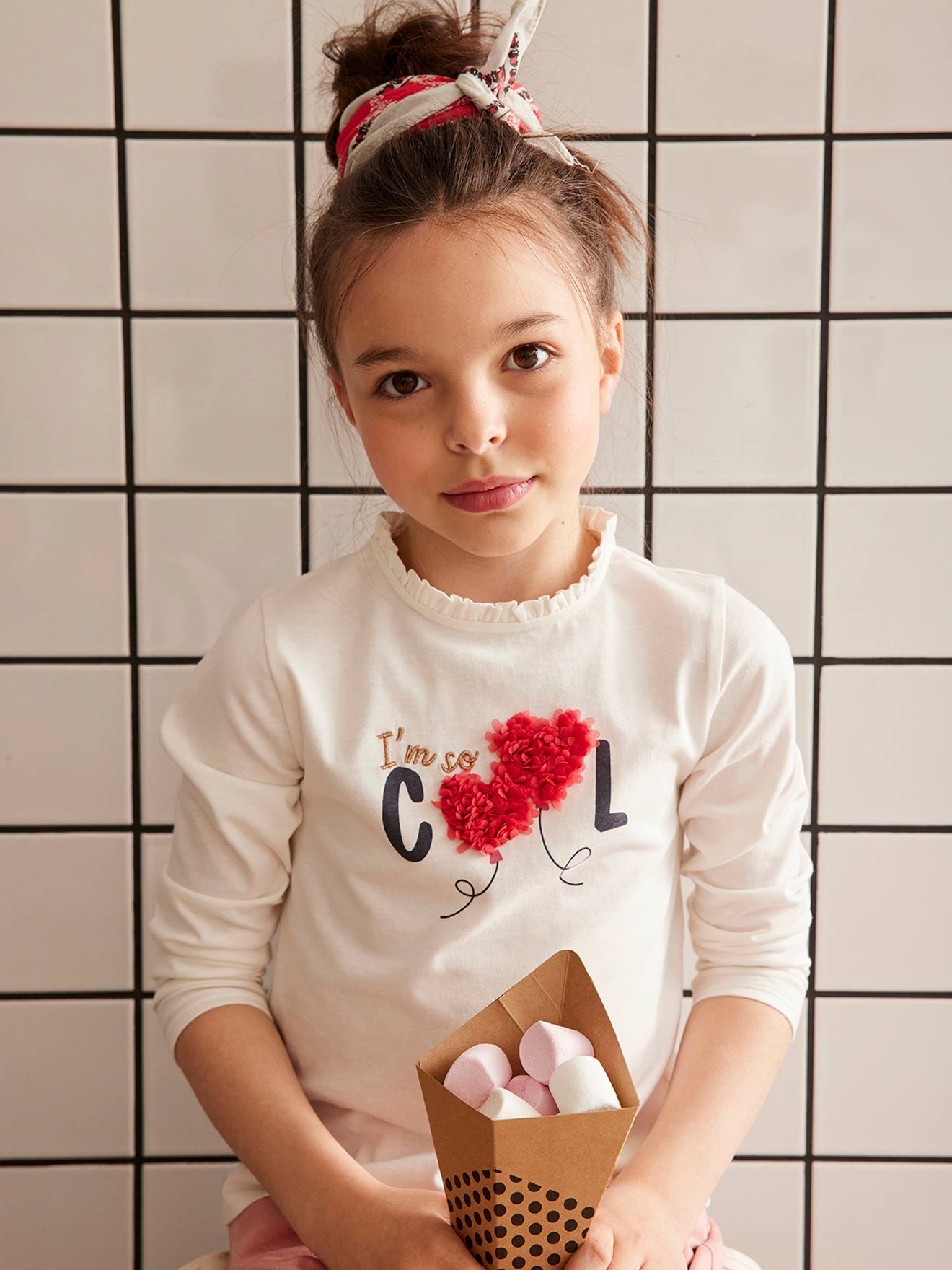 Camiseta com estampa de fantasia e detalhes de babados, certificação Oeko-Tex®, para meninas, cor amarelo curry.
