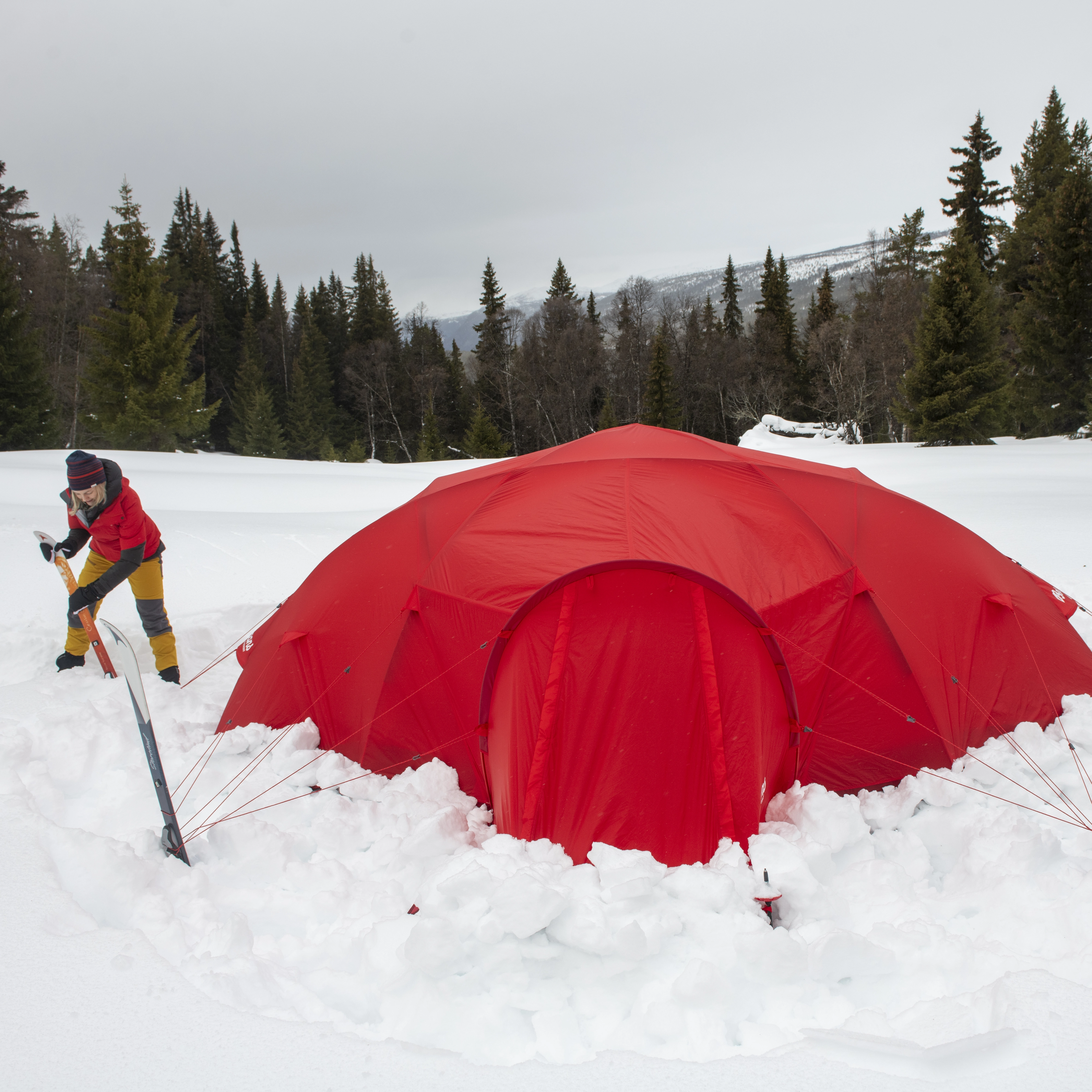 Helium Expedition Dome 6 Tent Red