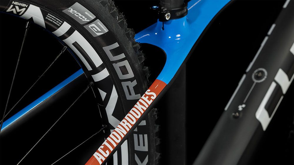 Cube Elite 240 C:62 SLX carbon´n´blue´n´red kaufen | Bike-Discount